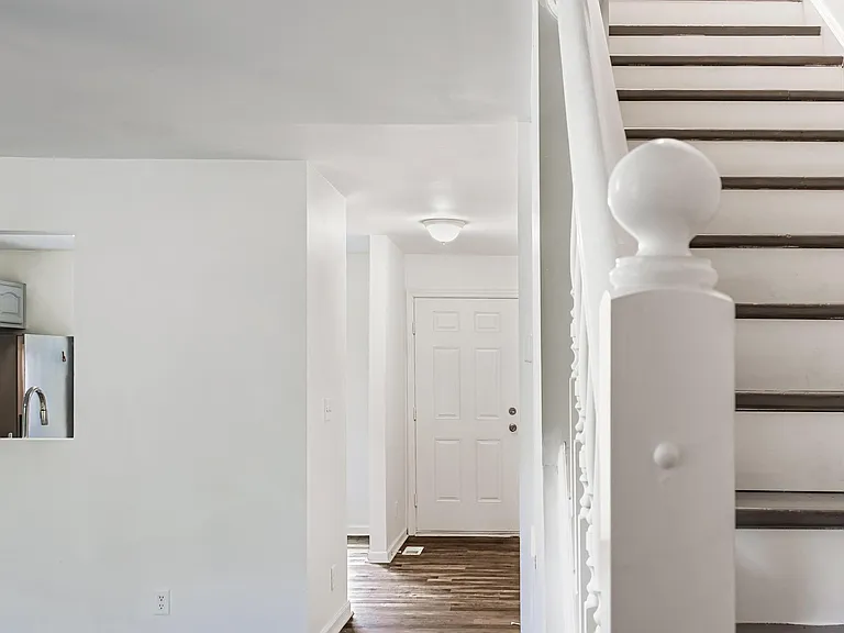 278 N Franklin St — Photo 7