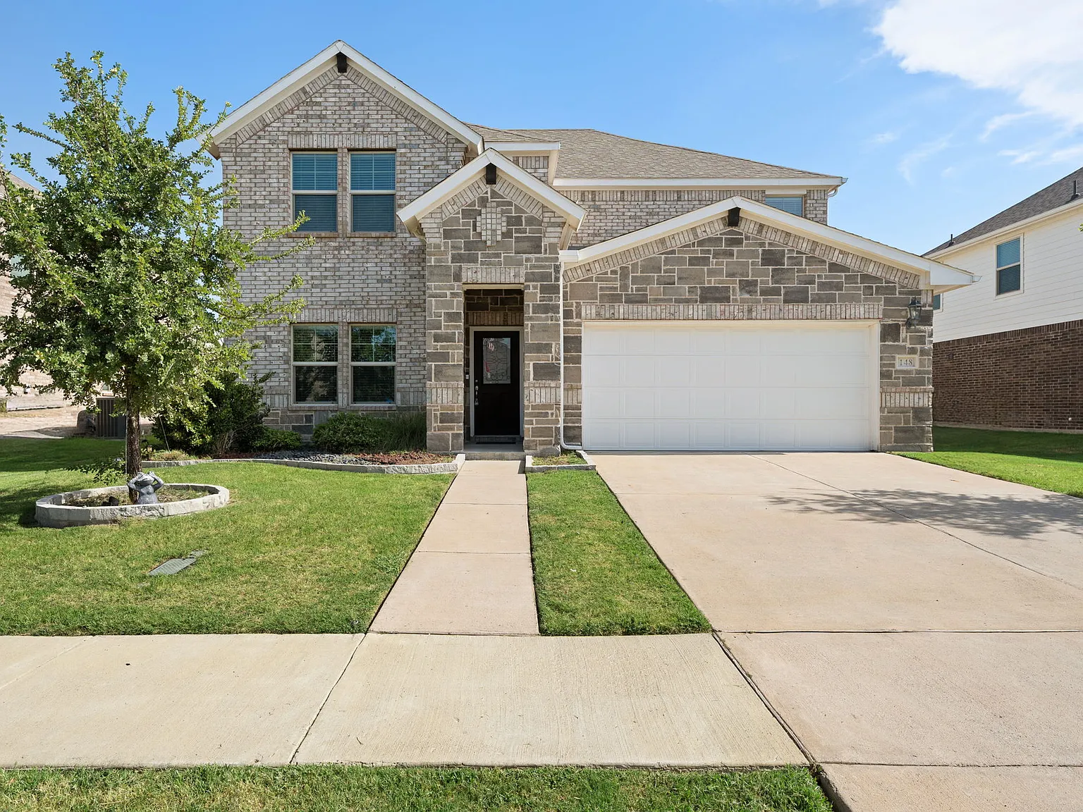 4 bed, 3.5 bath, 3111 sqft, $2,650 — Photo 1