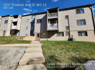 3227 Pioneer Ave SE APT 12, Cedar Rapids, IA 52403