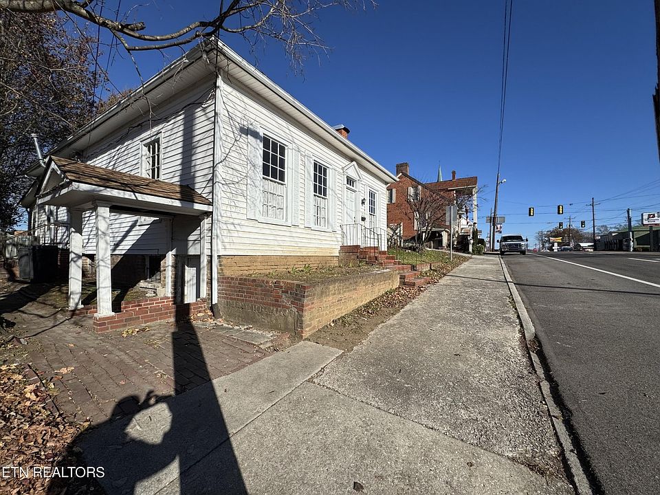 1st image of 135 N Kentucky St