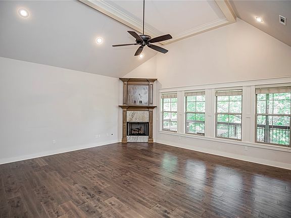 5th image of 900 NW Provence Pl