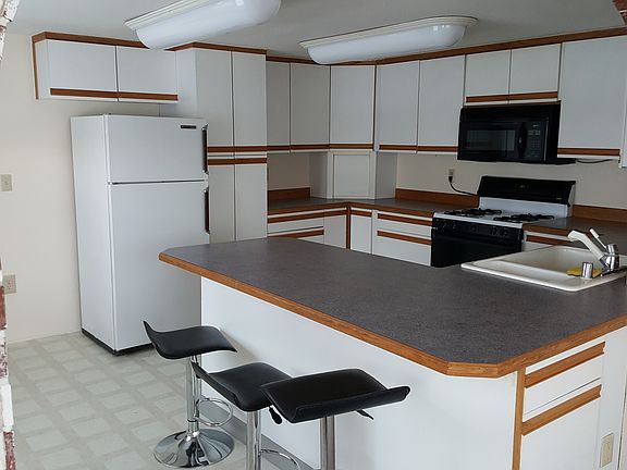 View from Dining room to Kitchen