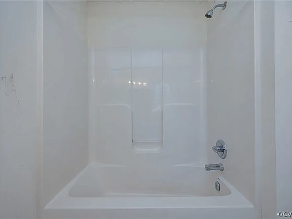 2nd image of 5307 Fairpines Ln