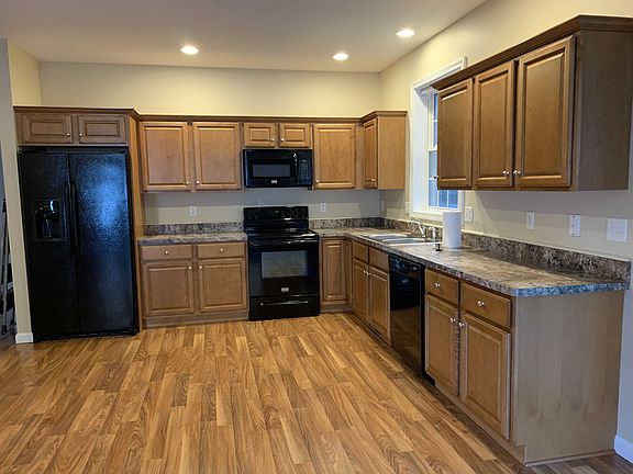 4th image of 37 Lyman St APT 11