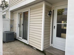 202 Chatham Ct, East Greenbush, NY 12061