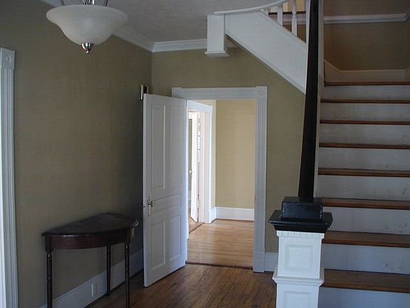 4th image of 403 Battery Ave