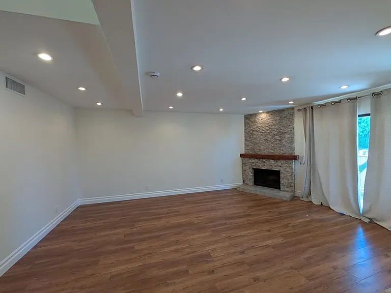 10051 Topanga Canyon Blvd #15 — Photo 4