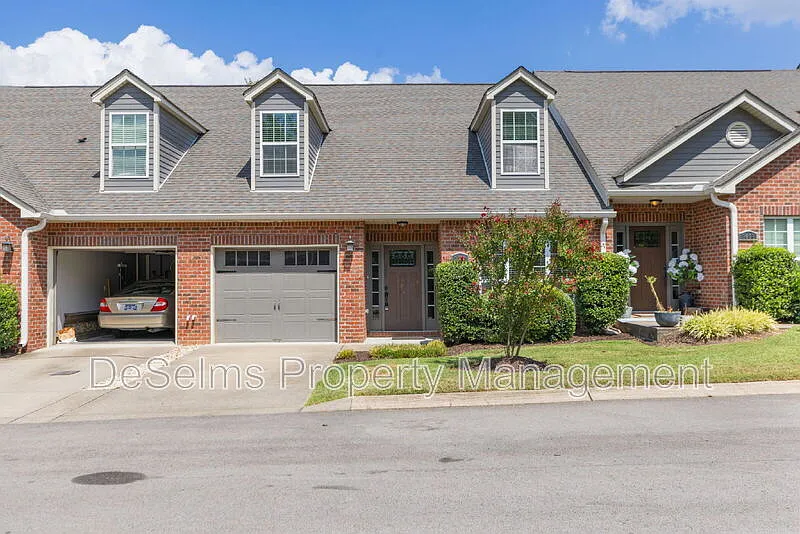 2 bed, 2.0 bath, 1743 sqft, $2,150 — Photo 2