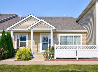 15416 Walnut Hills Dr, Urbandale, IA 50323