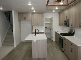 1348 S Mountain Rd E, Ogden, UT 84414