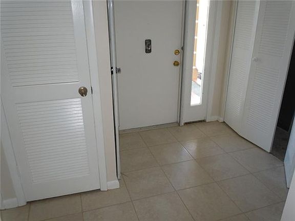 2nd image of 1034 Pheasant Run Dr APT D