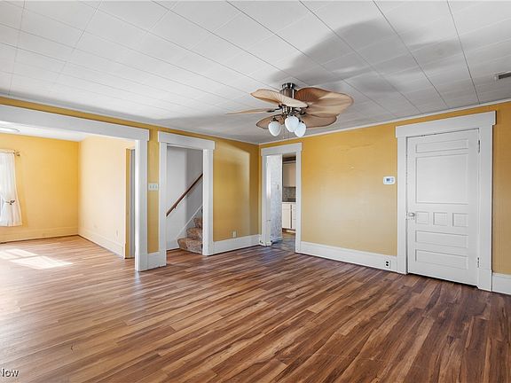 5th image of 4438 Park Ave NE