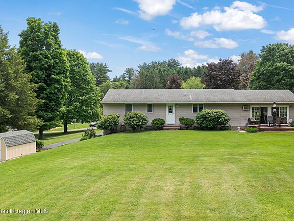 3rd image of 19 Viewmont Road