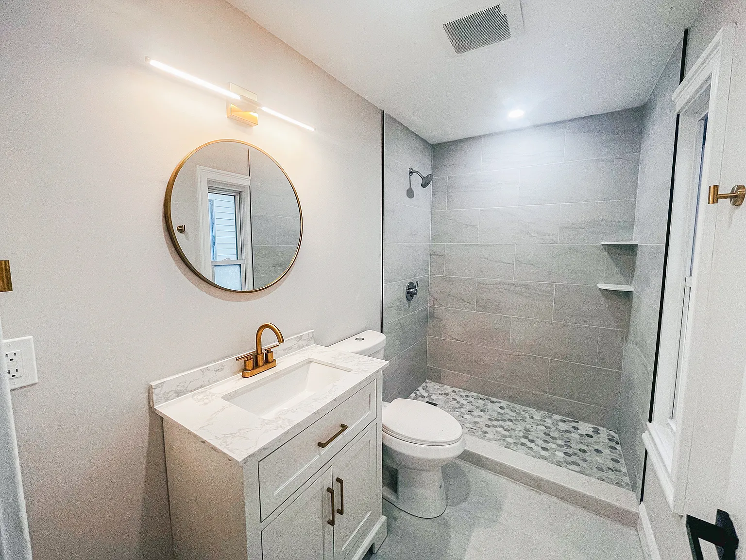 3 bed, 1.5 bath, 1727 sqft, $1,390 — Photo 3