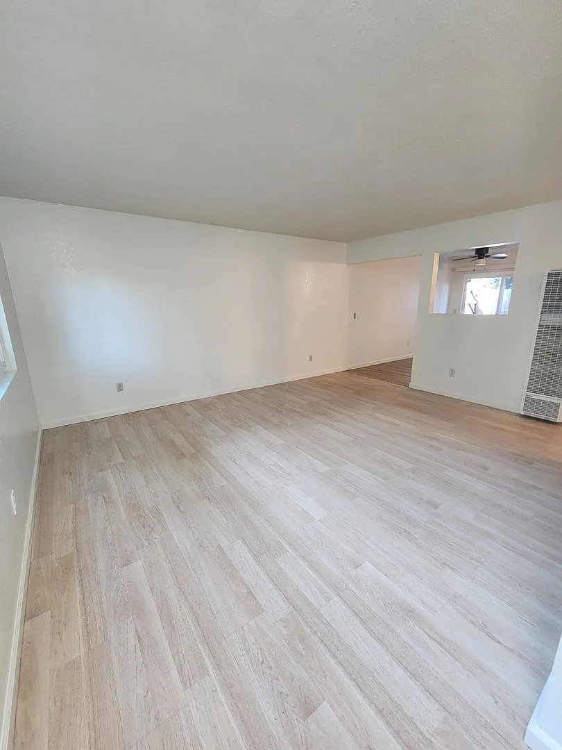L74900 — Photo 3