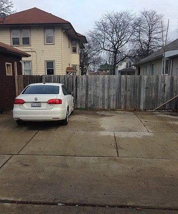 4th image of 906 N 18th Ave
