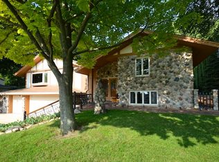 3937 S 119th St, Greenfield, WI 53228