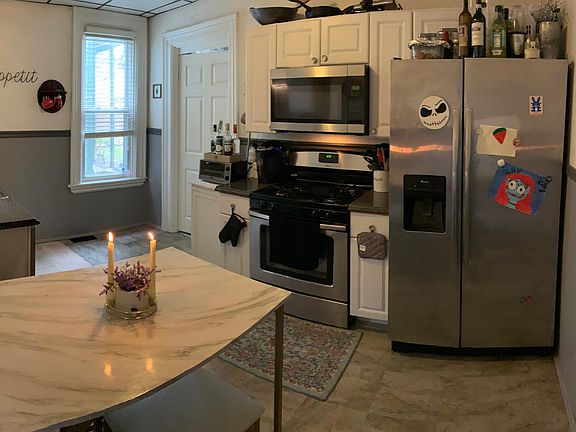 4th image of 376 Hudson St APT 3