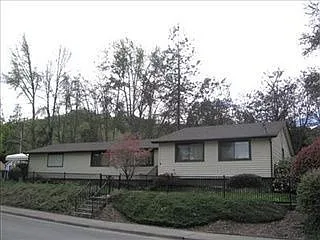 1600 NW Black Oak Dr photo 1