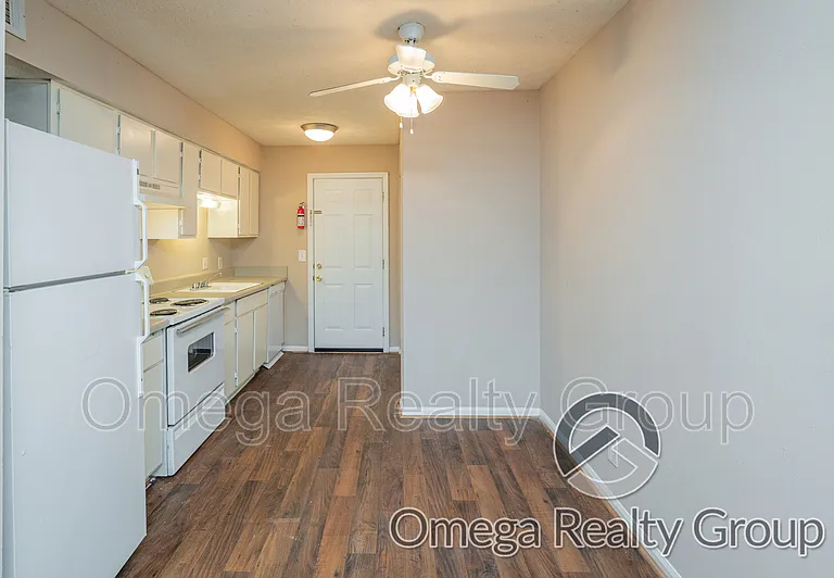 Lakeridge Apartments — Photo 27