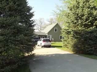41862 E Bayshore Dr, Paw Paw, MI