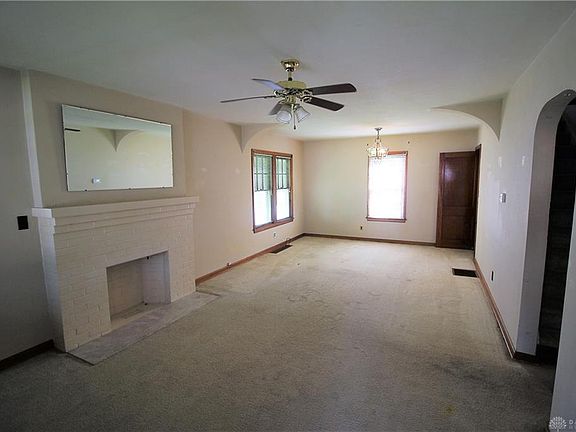 3rd image of 1025 Central Ave
