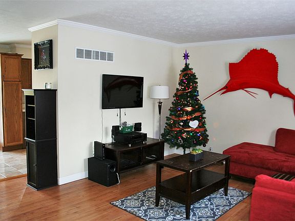 2nd image of 23340 Broadwood Dr