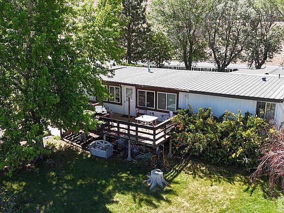 2nd image of 900 Challis Creek Rd