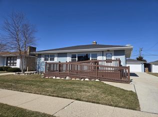 2004 25th St, Kenosha, WI 53140
