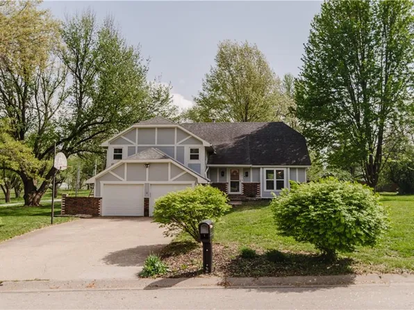 1101 Independence Ct, Atchison, KS 66002