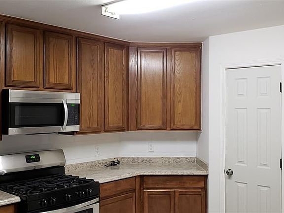 3rd image of 7122 Autumn Bluff Ln