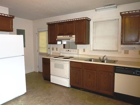 4th image of 1104 Joseph Johnston Ct