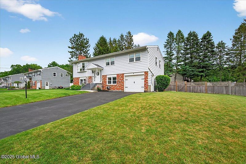 3rd image of 8 Scott Place