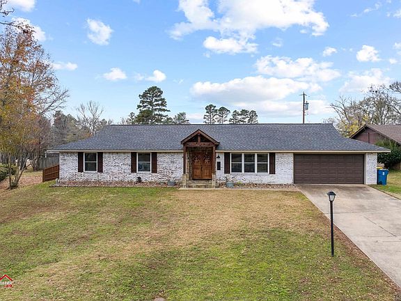 2nd image of 3002 Crestwood Ln