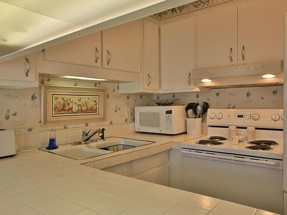 3rd image of 1437 N Atlantic Ave APT 109