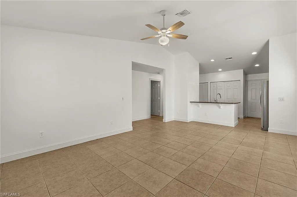 3 bed, 2.0 bath, 1266 sqft, $2,250 — Photo 4