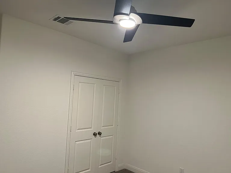 Bedroom 3 (closet view)