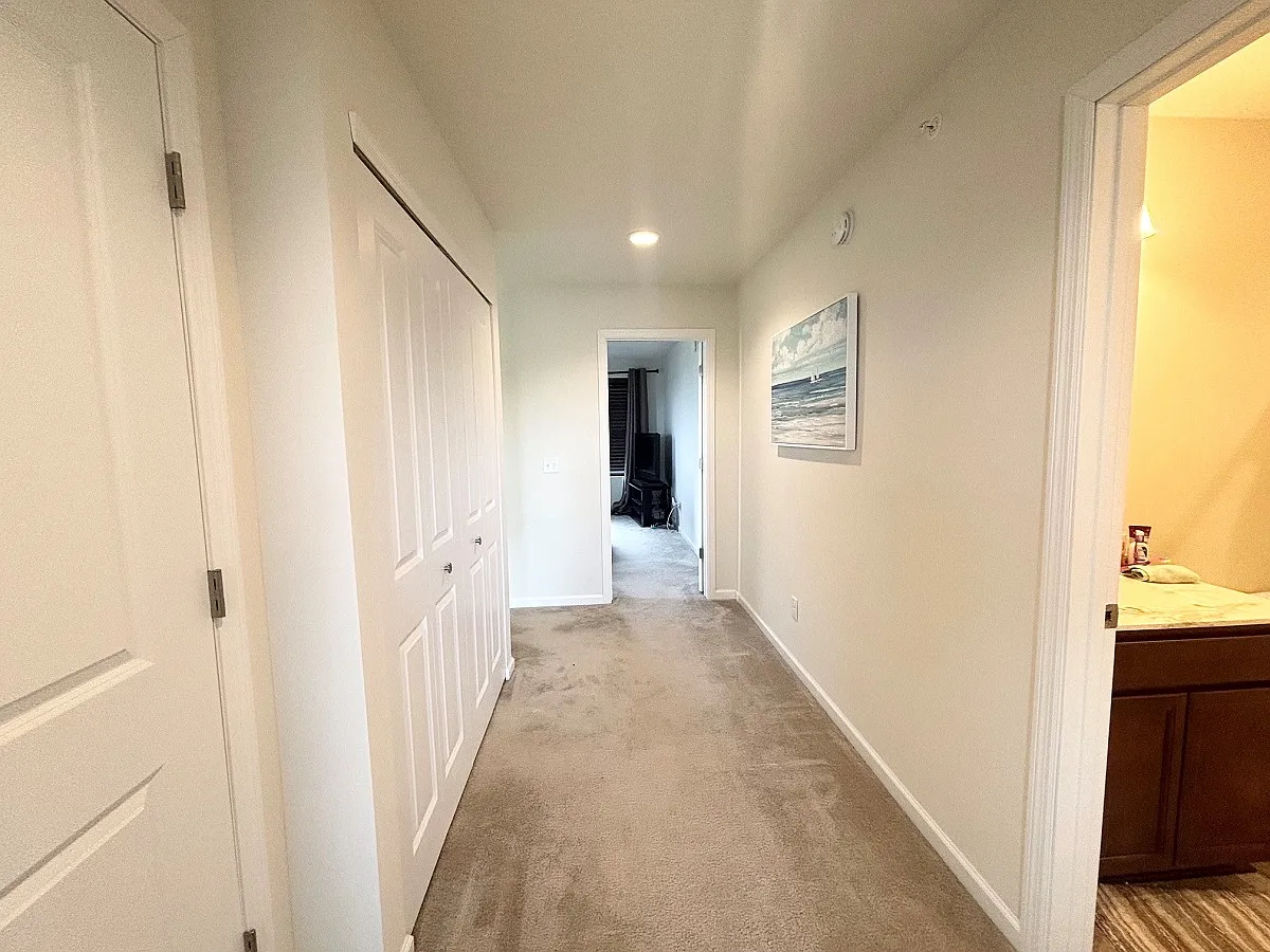 3 bed, 2.5 bath, 2041 sqft, $2,995 — Photo 4