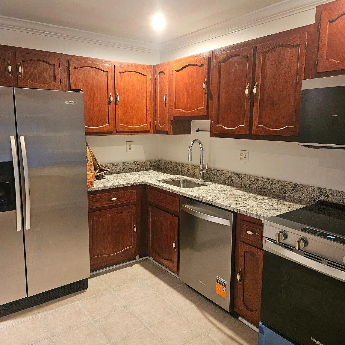 3 bed, 2.5 bath, 1320 sqft, $3,300 — Photo 3