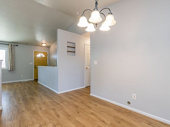 4th image of 3614 Centennial Cir