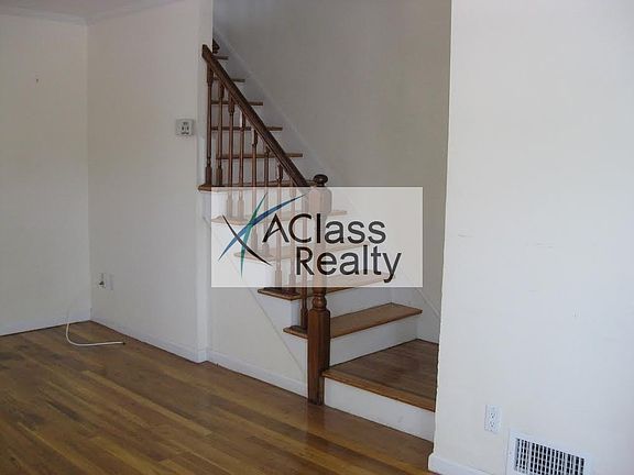 2nd image of 15228 10th Ave