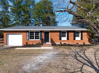716 Regina Dr, Spring Lake, NC 28390
