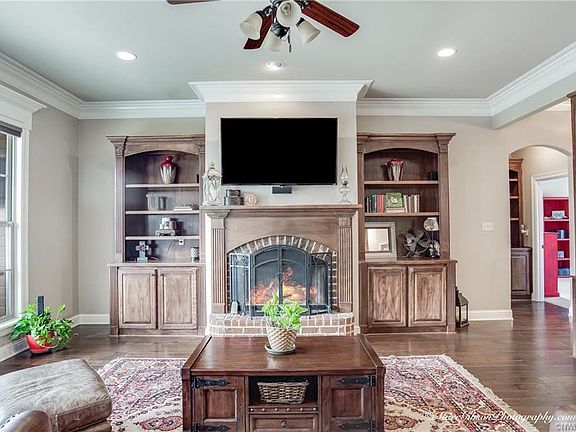 2nd image of 600 Bitter Pecan Dr
