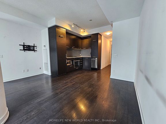 2nd image of 87 Peter St Unit 4012