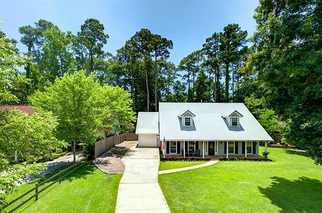 2nd image of 204 Cottonwood Ln