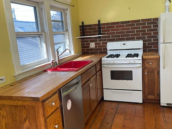 4th image of 34 Mozart St #2