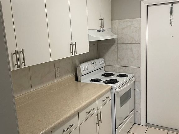 5th image of 1630 N 25th Ave #6
