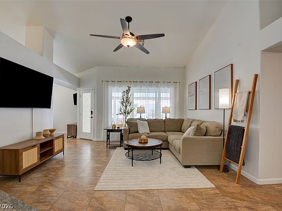5th image of 2729 Pinewood Ave