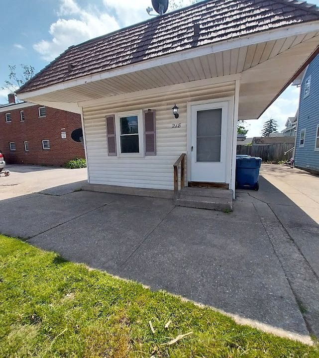 1st image of 218 S Saint Clair St