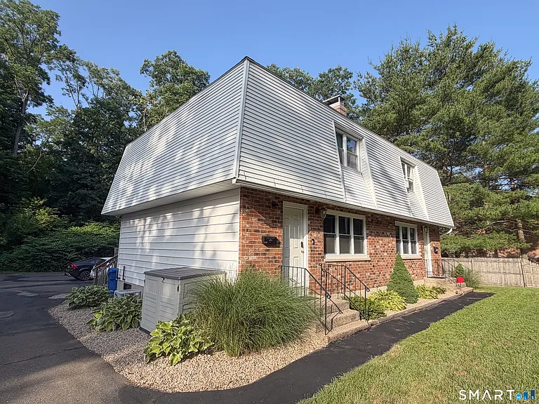 153 New Britain Ave — Photo 23